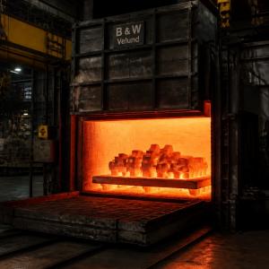 Material Selection for Heavy Industrial Castings: Carbon Steel vs. Stainless Steel vs. Ductile Iron